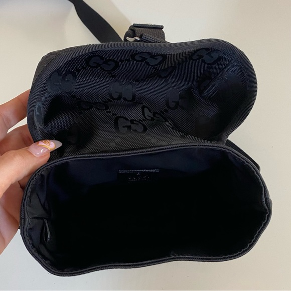 Gucci Supreme Logo Off The Grid Messenger Bag - Picture 11 of 15